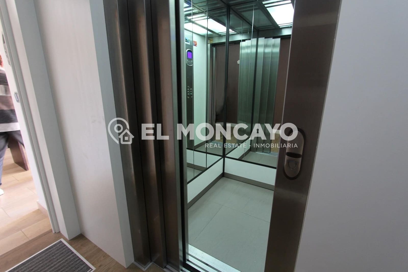 2 Zimmer Apartment zu verkaufen in Guardamar del Segura mit Pool Garage - 265.000 € (Ref: 7982560)