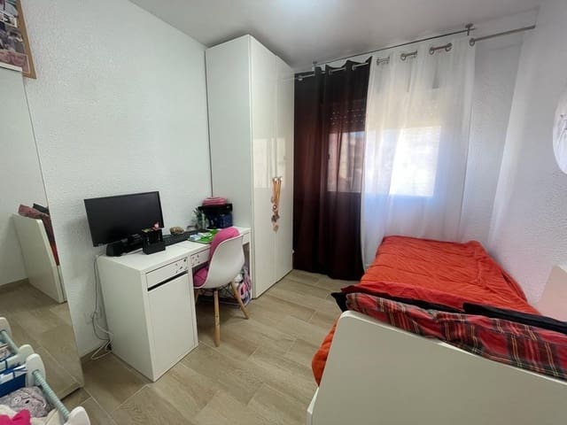 Apartamento de 3 habitaciones en Guardamar del Segura en venta - 179.000 € (Ref: 8067044)