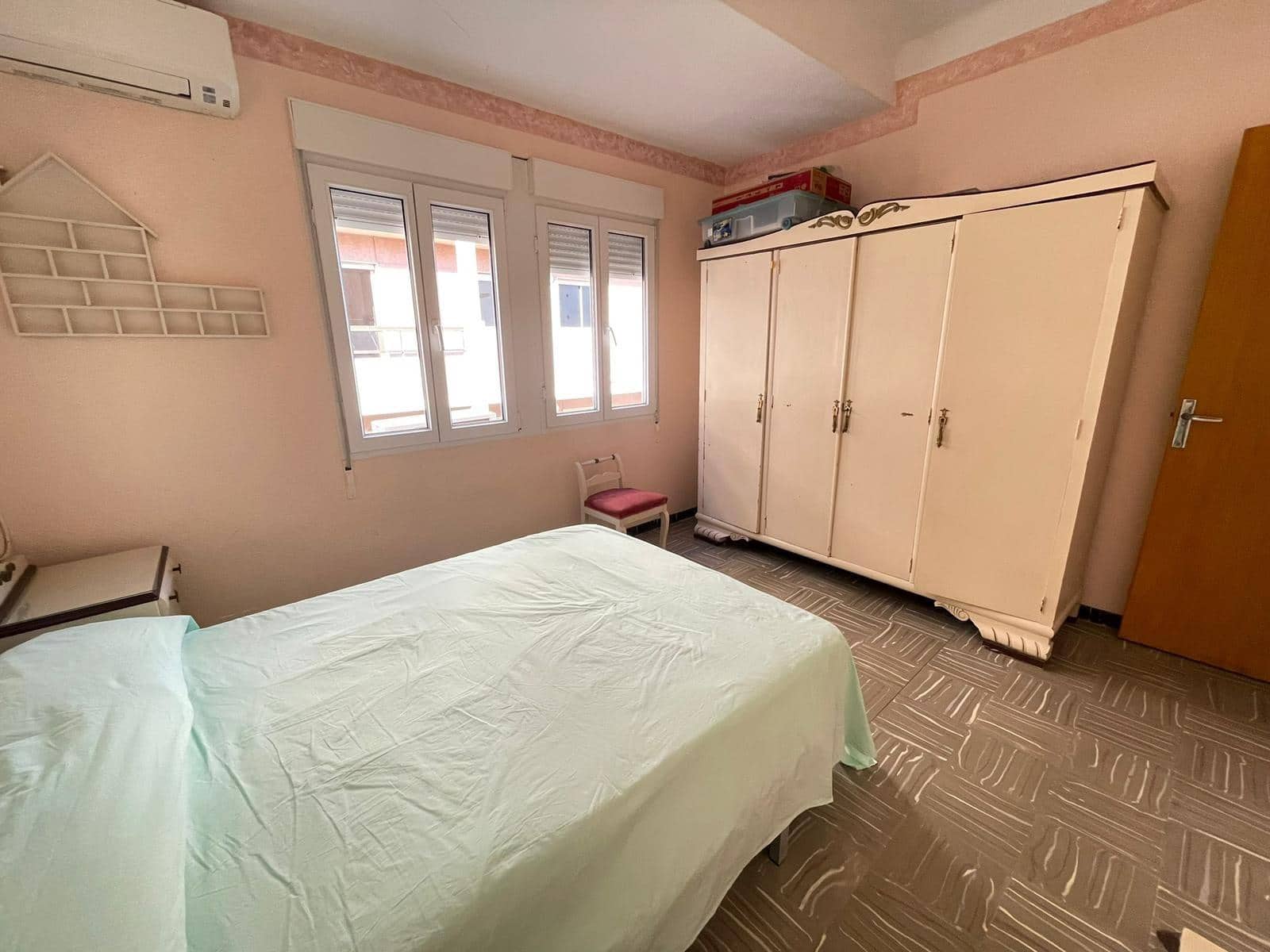 11 quarto Comercial para venda em Guardamar del Segura - 600 000 € (Ref: 8146474)