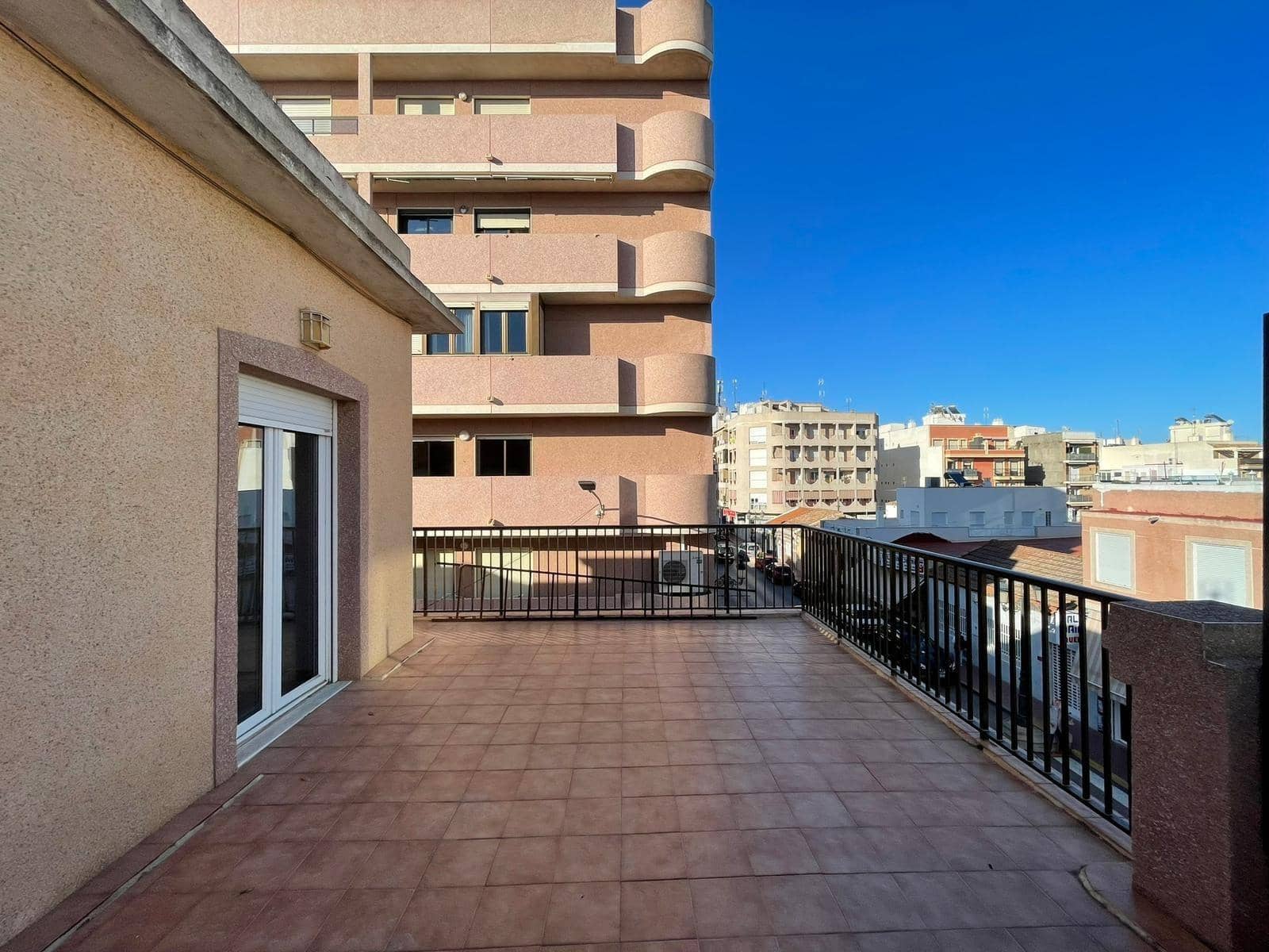 11 quarto Comercial para venda em Guardamar del Segura - 600 000 € (Ref: 8146474)