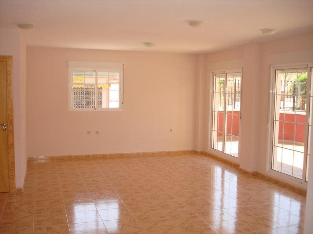 Adosado de 2 habitaciones en San Miguel de Salinas en venta con garaje - 300.000 € (Ref: 8158694)