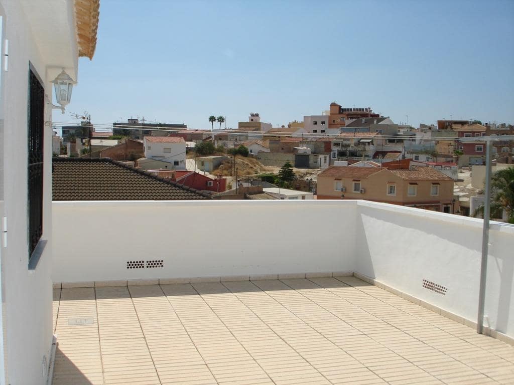 Adosado de 2 habitaciones en San Miguel de Salinas en venta con garaje - 300.000 € (Ref: 8158694)