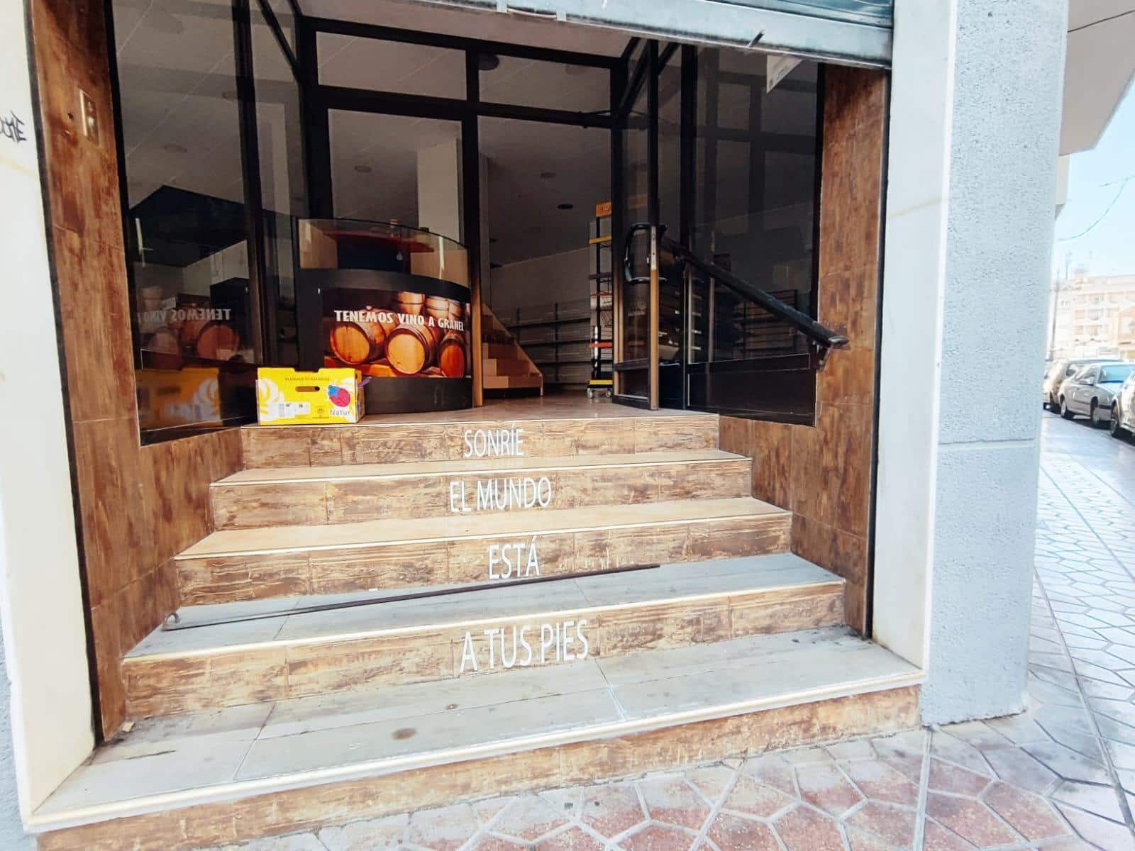 Kommersiell til salgs i Guardamar del Segura - € 275 000 (Ref: 8303148)