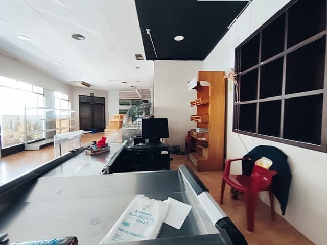 Kommersiell til salgs i Guardamar del Segura - € 275 000 (Ref: 8303148)