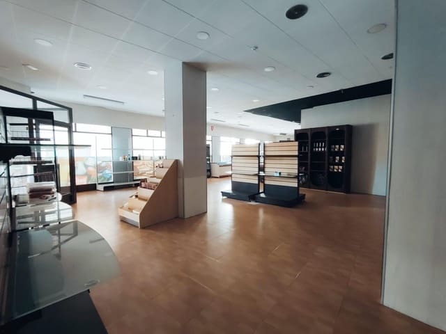 Kommersiell til salgs i Guardamar del Segura - € 275 000 (Ref: 8303148)