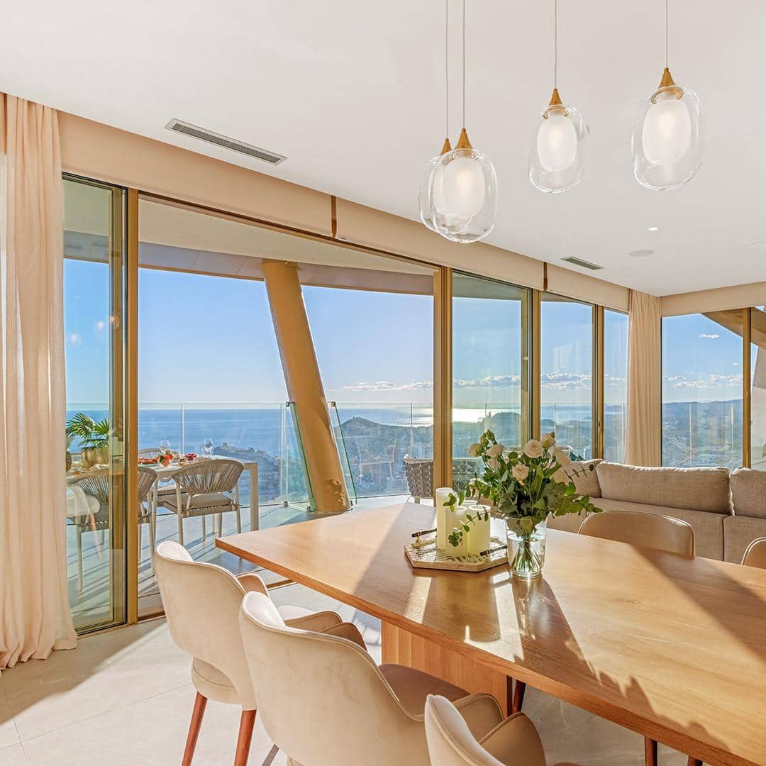 3 soveværelse Lejlighed til salg i Benidorm med swimmingpool - € 995.000 (Ref: 8352425)