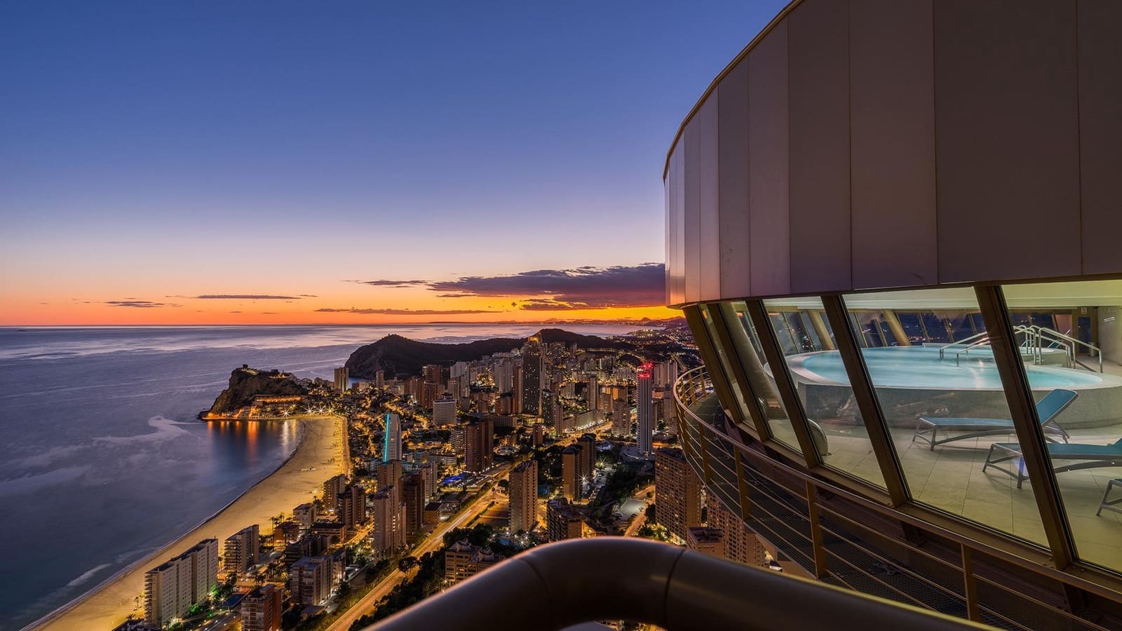 3 soveværelse Lejlighed til salg i Benidorm med swimmingpool - € 995.000 (Ref: 8352425)