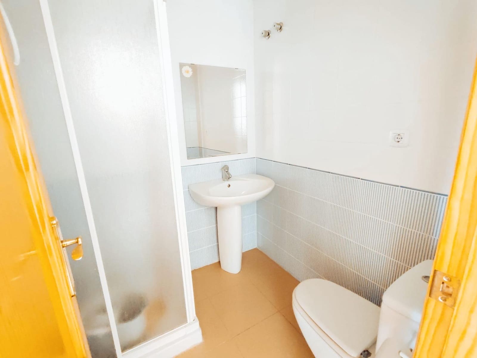 2 Zimmer Apartment zu verkaufen in Guardamar del Segura mit Pool - 170.000 € (Ref: 8354283)