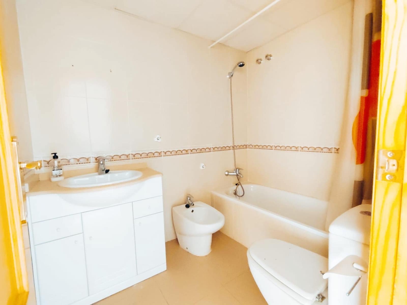 2 Zimmer Apartment zu verkaufen in Guardamar del Segura mit Pool - 170.000 € (Ref: 8354283)