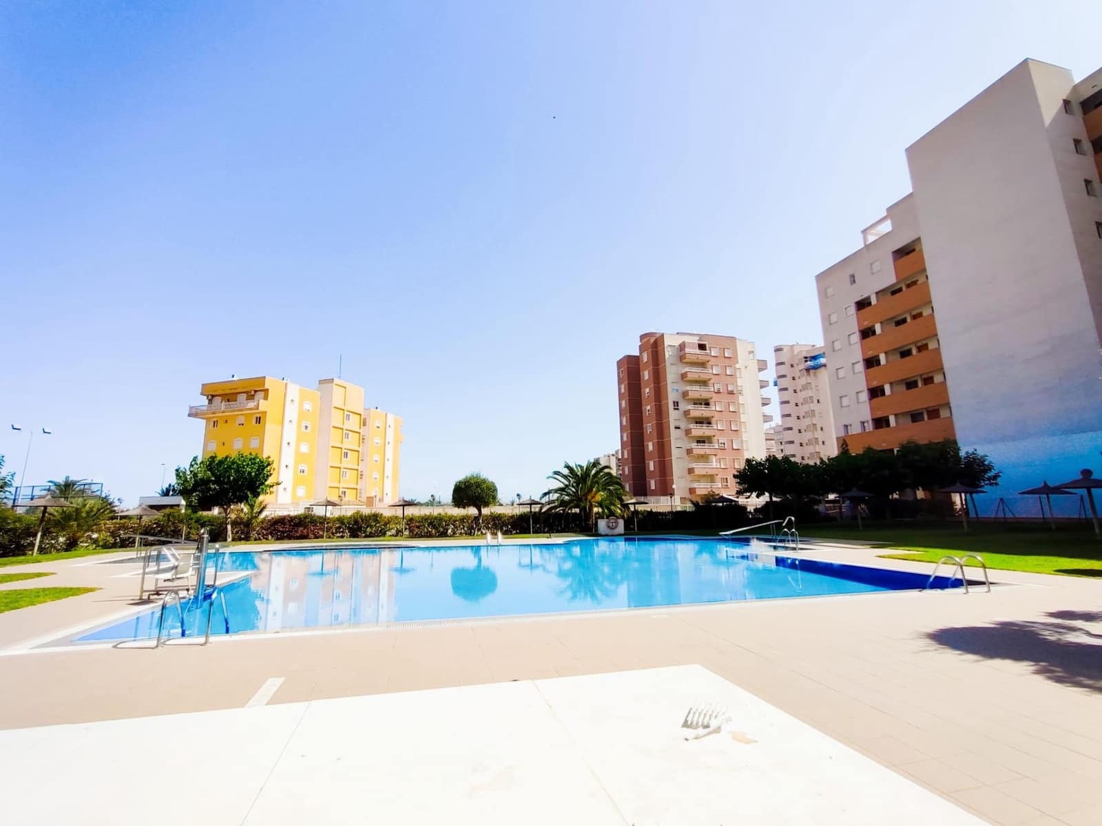 2 Zimmer Apartment zu verkaufen in Guardamar del Segura mit Pool - 170.000 € (Ref: 8354283)