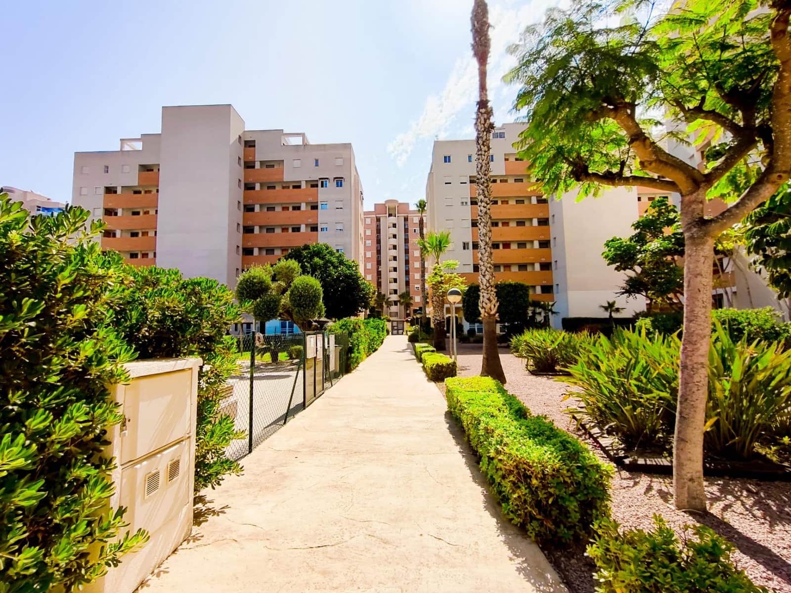 2 Zimmer Apartment zu verkaufen in Guardamar del Segura mit Pool - 170.000 € (Ref: 8354283)