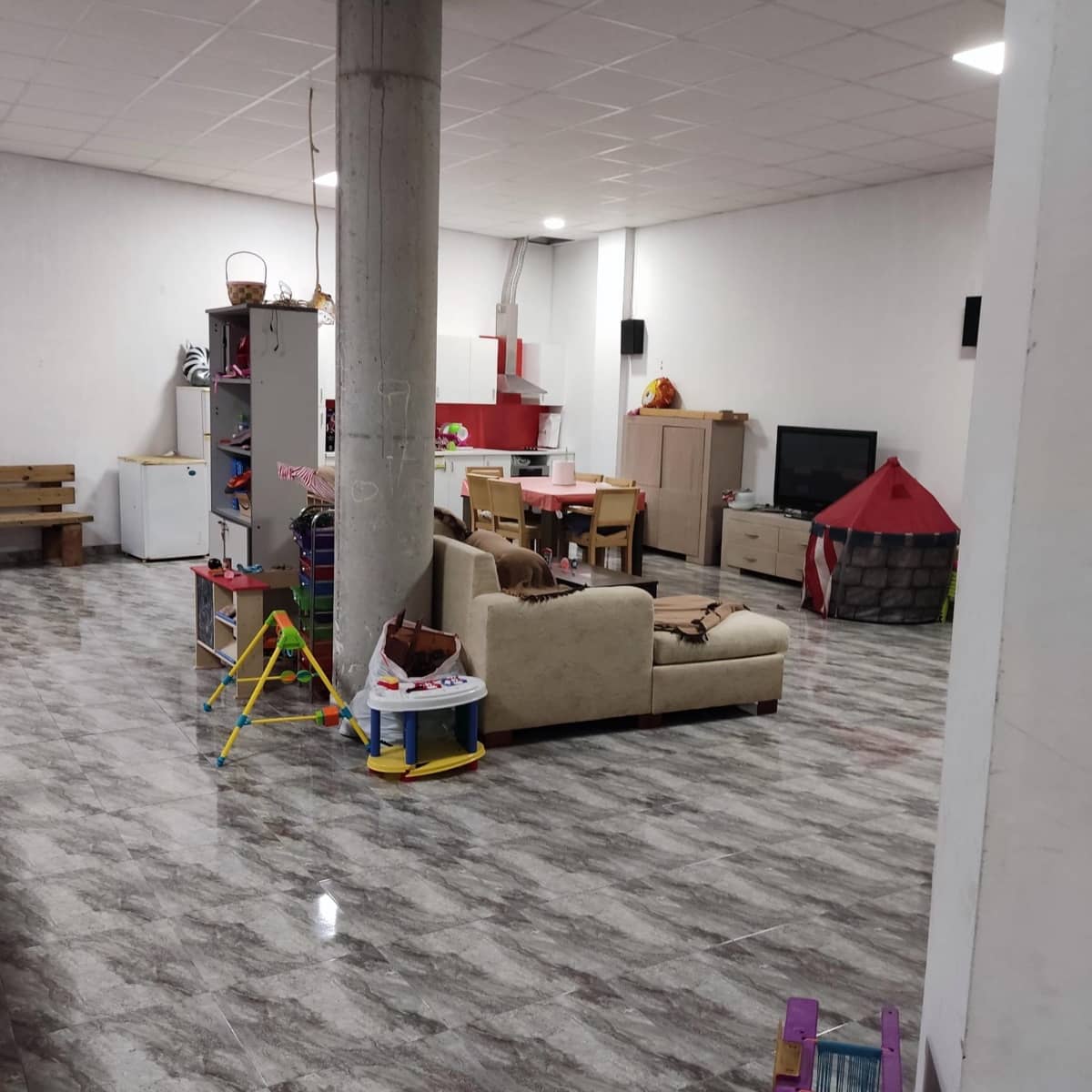 Comercial para venda em Guardamar del Segura com garagem - 173 000 € (Ref: 8363507)
