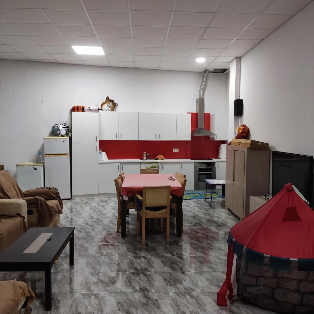 Comercial para venda em Guardamar del Segura com garagem - 173 000 € (Ref: 8363507)