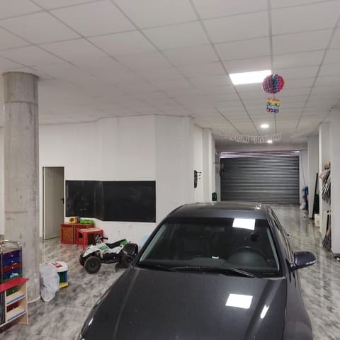 Comercial para venda em Guardamar del Segura com garagem - 173 000 € (Ref: 8363507)