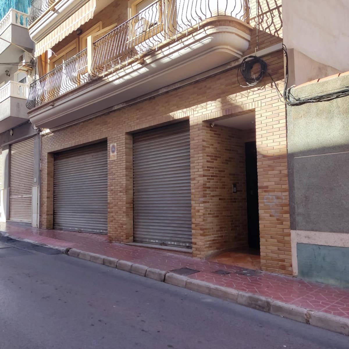 Comercial para venda em Guardamar del Segura com garagem - 173 000 € (Ref: 8363507)