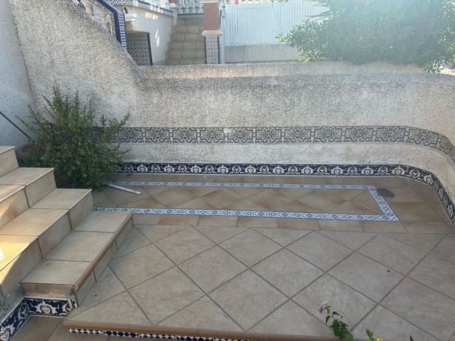 4 camera da letto Bungalow in vendita in Guardamar del Segura con garage - 220.000 € (Rif: 8371139)