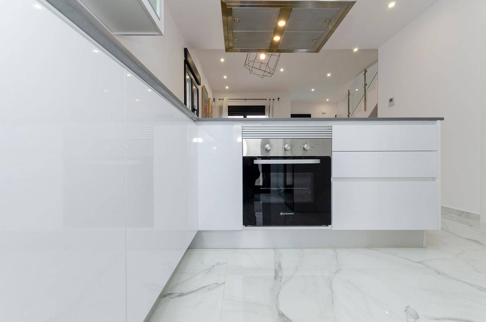 3 slaapkamer Villa te koop in Torrevieja met zwembad - € 385.000 (Ref: 8396967)