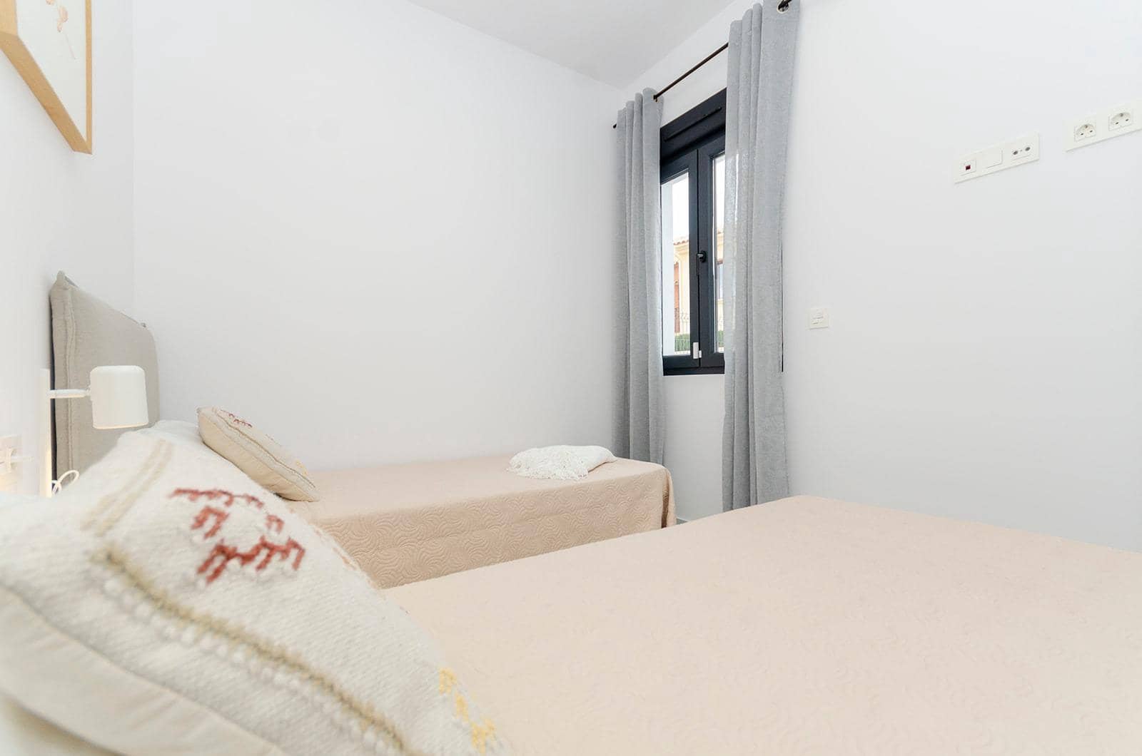 3 slaapkamer Villa te koop in Torrevieja met zwembad - € 385.000 (Ref: 8396967)