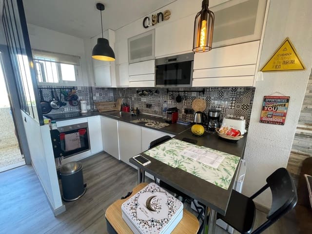 Apartamento de 2 habitaciones en Guardamar del Segura en venta - 139.000 € (Ref: 8457130)