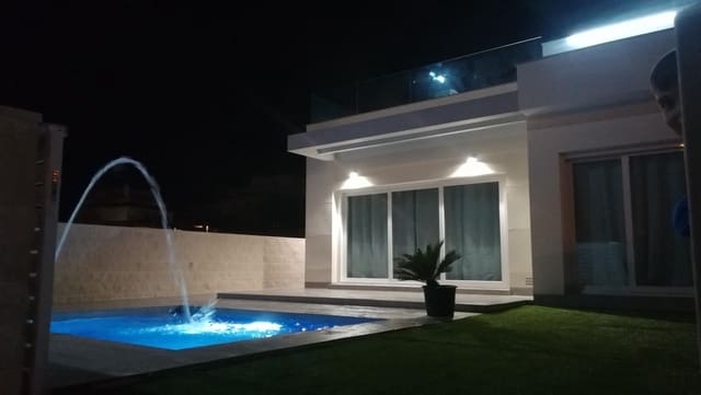 3 Zimmer Reihenhaus zu verkaufen in Los Montesinos mit Pool - 295.000 € (Ref: 8479461)