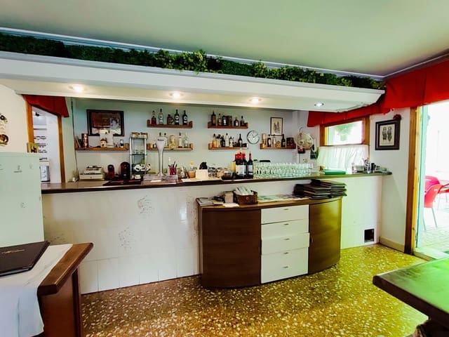 Business for sale in La Marina, Elche / Elx - € 145,000 (Ref: 8536548)