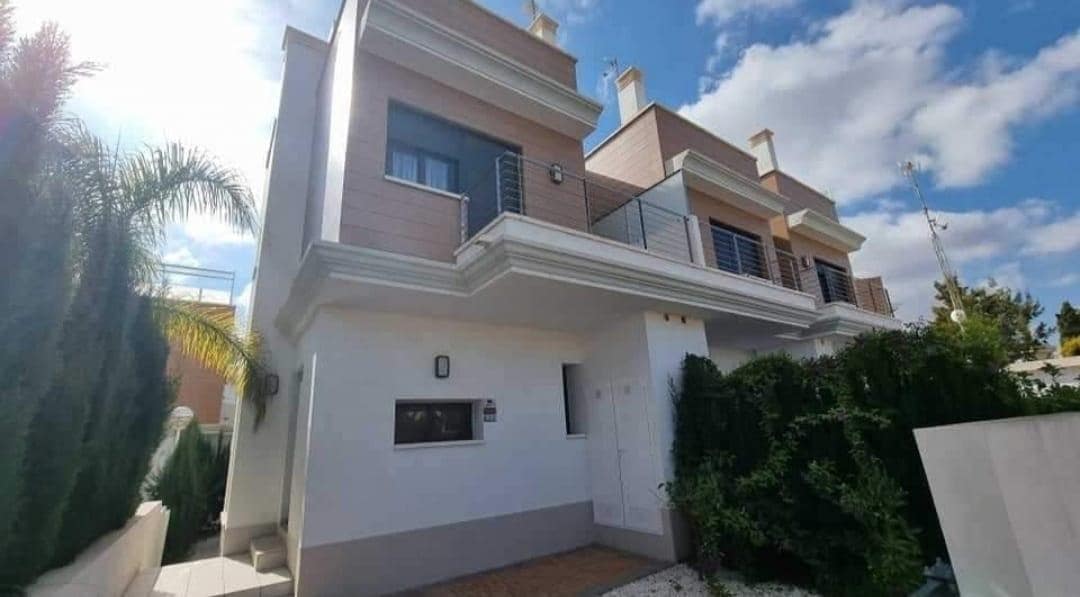 3 sovrum Radhus till salu i Ciudad Quesada med pool - 345 000 € (Ref: 8636670)