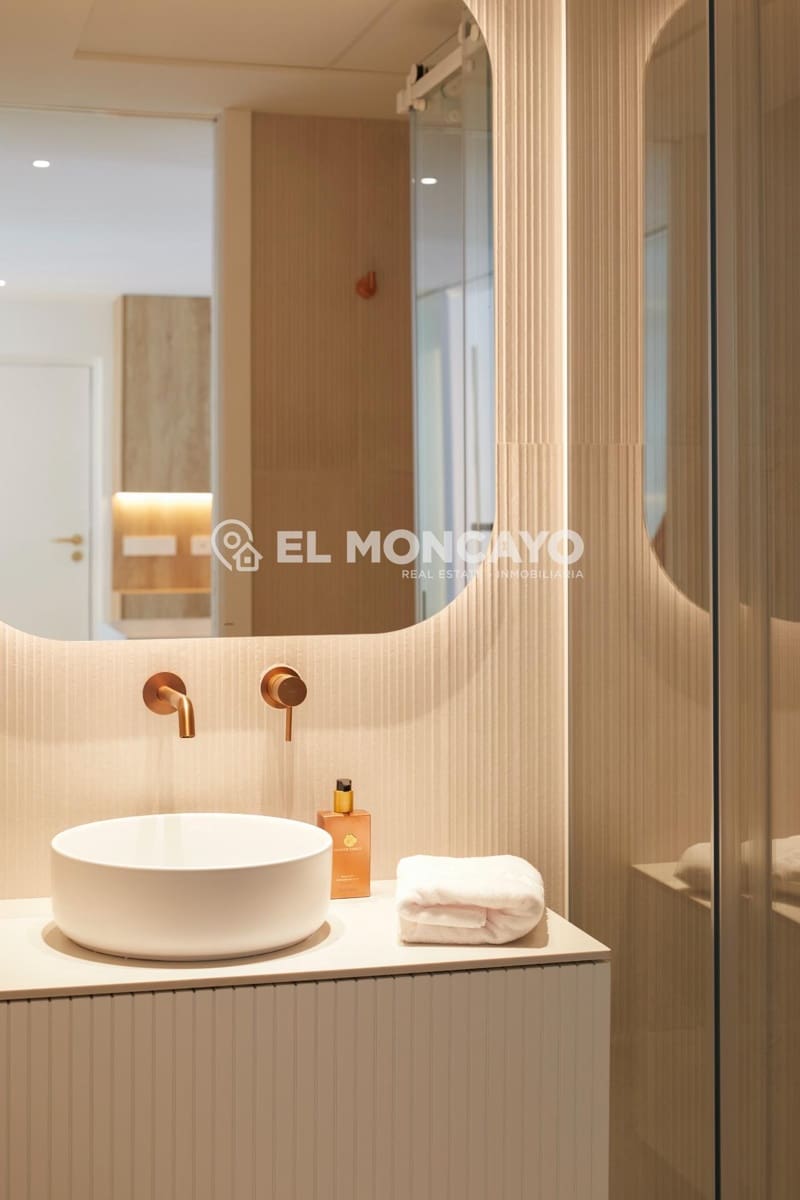 3 sypialnia Penthouse na sprzedaż w La Manga del Mar Menor z basenem - 800 000 € (Ref: 8666790)