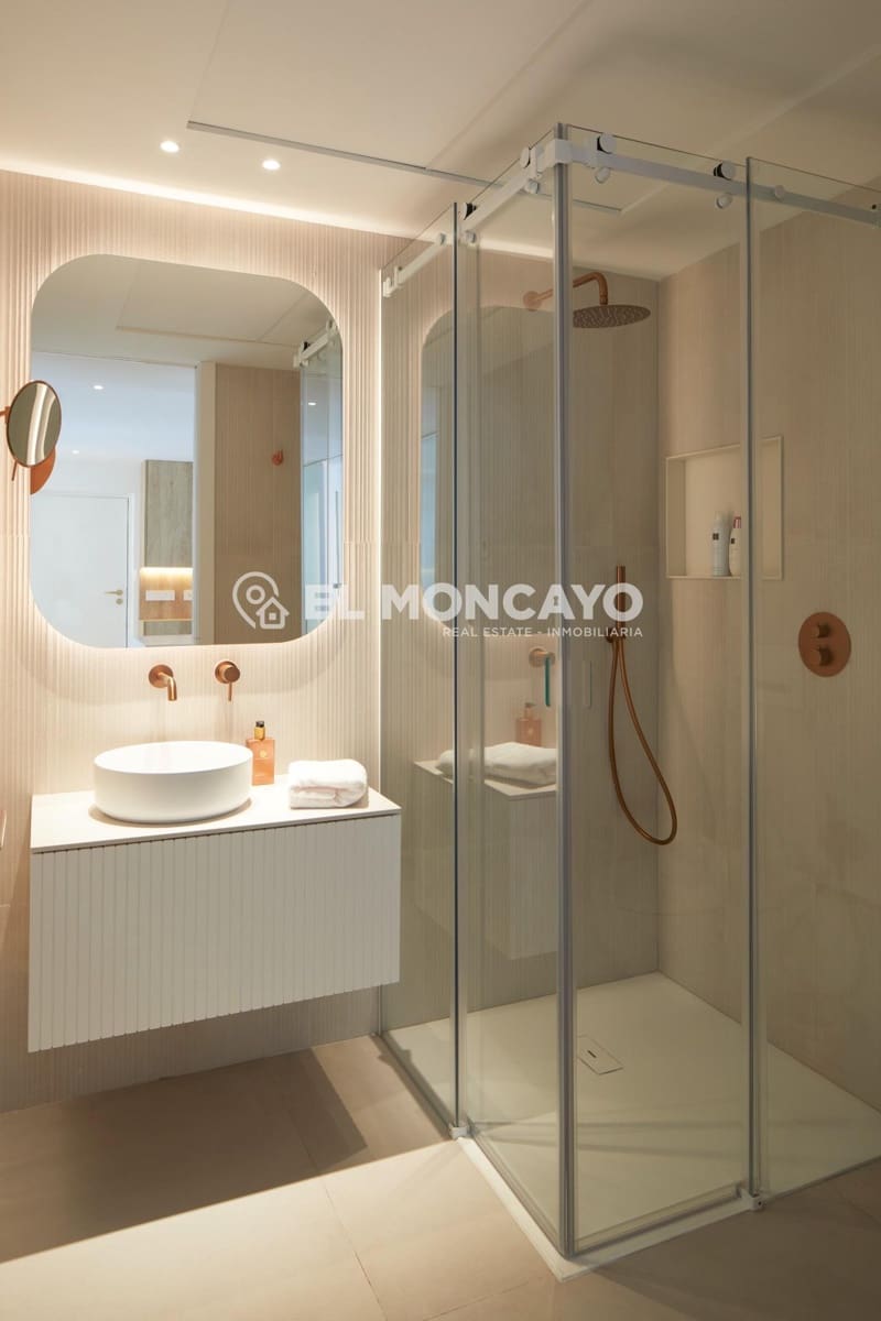 3 sypialnia Penthouse na sprzedaż w La Manga del Mar Menor z basenem - 800 000 € (Ref: 8666790)