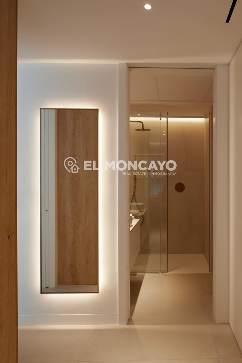 3 sypialnia Penthouse na sprzedaż w La Manga del Mar Menor z basenem - 800 000 € (Ref: 8666790)