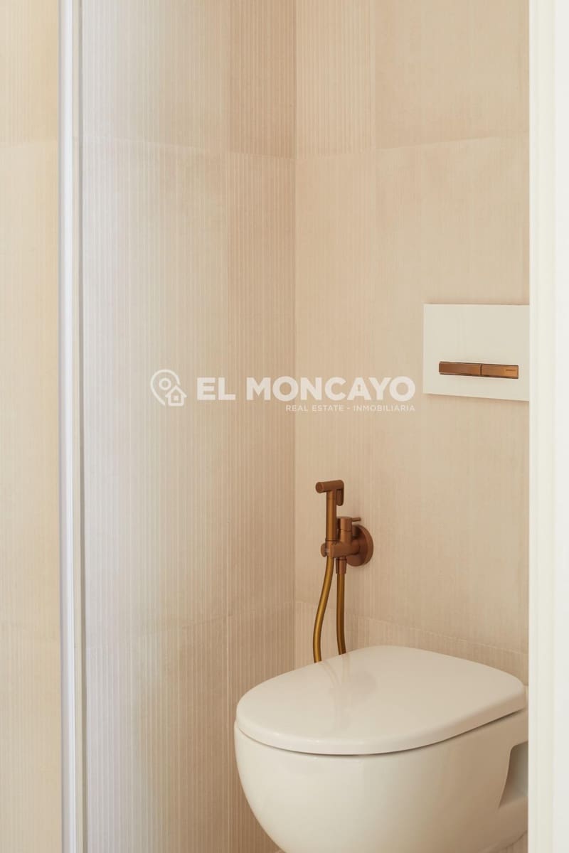 3 sypialnia Penthouse na sprzedaż w La Manga del Mar Menor z basenem - 800 000 € (Ref: 8666790)