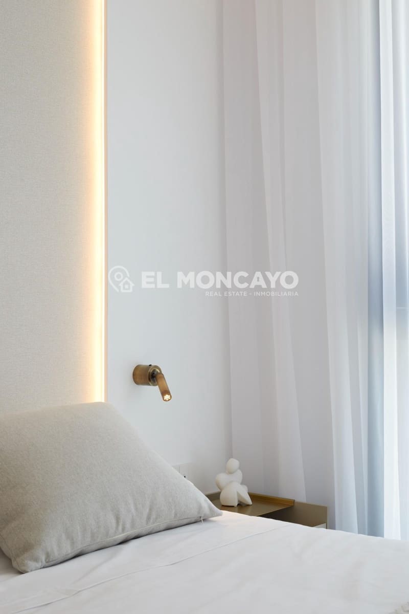 3 sypialnia Penthouse na sprzedaż w La Manga del Mar Menor z basenem - 800 000 € (Ref: 8666790)