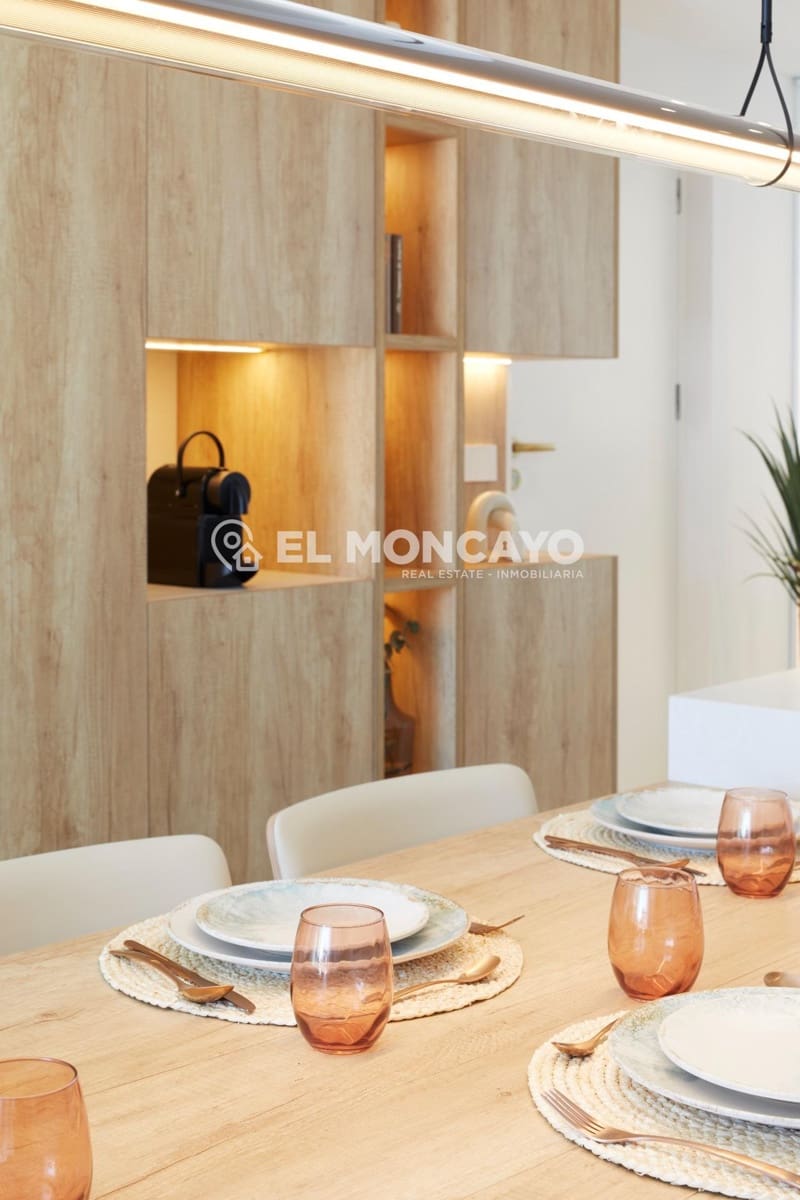 3 sypialnia Penthouse na sprzedaż w La Manga del Mar Menor z basenem - 800 000 € (Ref: 8666790)