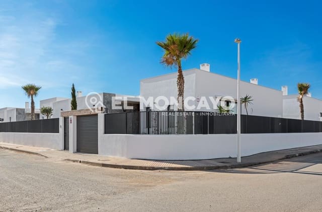 3 sypialnia Willa na sprzedaż w La Manga del Mar Menor z basenem - 549 000 € (Ref: 8689291)