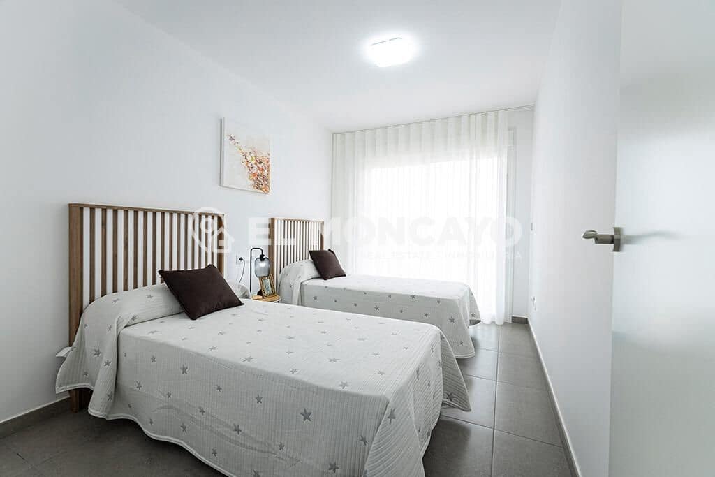 3 sypialnia Apartament na sprzedaż w La Manga del Mar Menor z basenem - 240 052 € (Ref: 8698213)