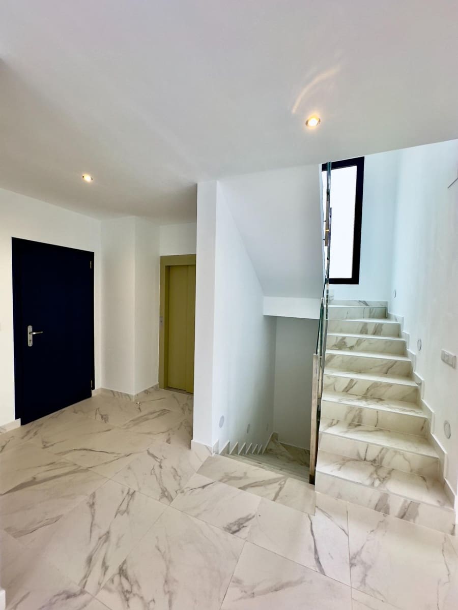 4 quarto Moradia para venda em La Marquesa com piscina - 787 000 € (Ref: 8715510)