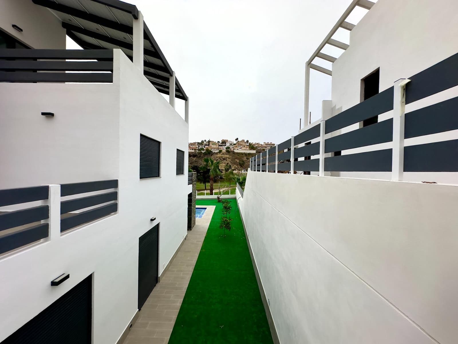 4 quarto Moradia para venda em La Marquesa com piscina - 787 000 € (Ref: 8715510)