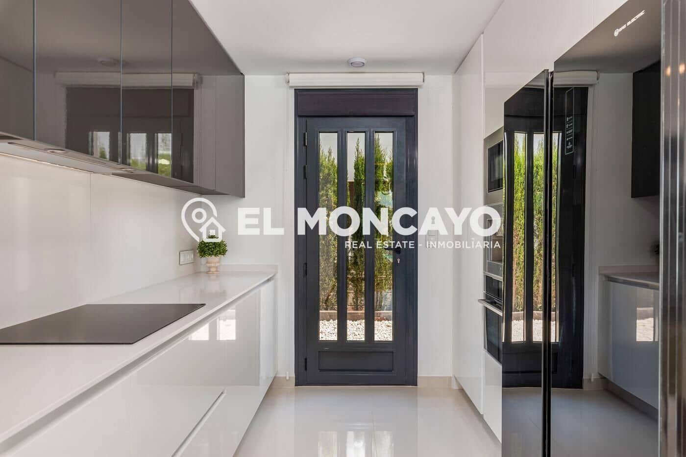 3 sypialnia Willa na sprzedaż w Playa Honda z basenem - 545 000 € (Ref: 8729748)