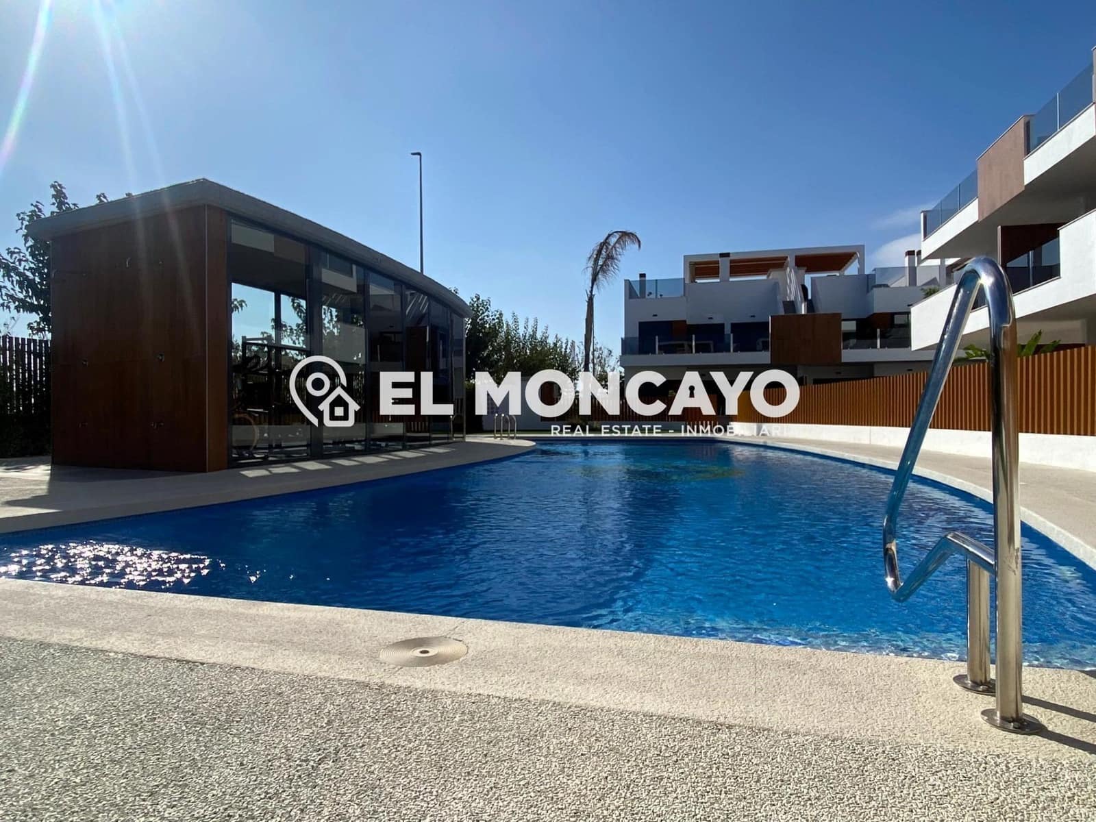 Bungalow de 2 habitaciones en Pilar de la Horadada en venta con piscina - 269.900 € (Ref: 8729749)
