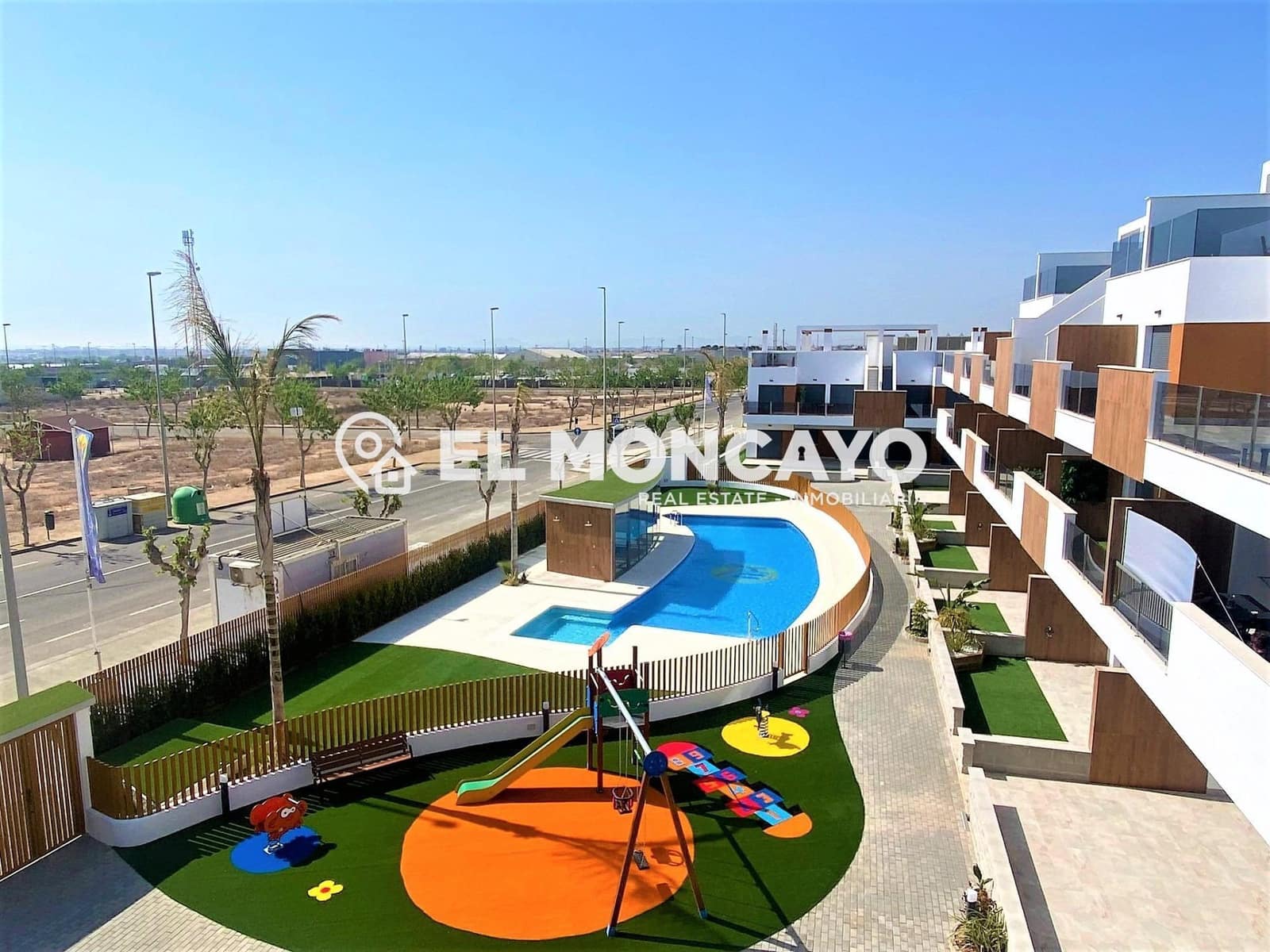 Bungalow de 2 habitaciones en Pilar de la Horadada en venta con piscina - 269.900 € (Ref: 8729749)