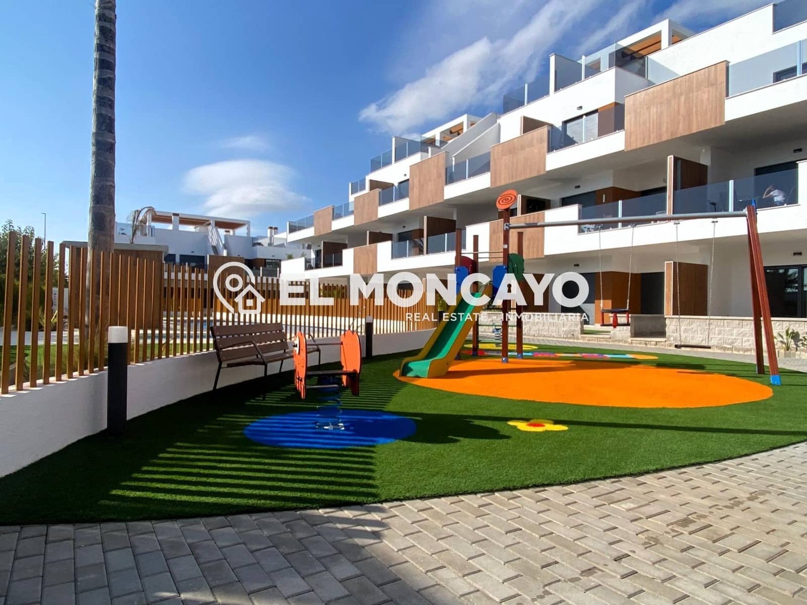 Bungalow de 2 habitaciones en Pilar de la Horadada en venta con piscina - 269.900 € (Ref: 8729749)