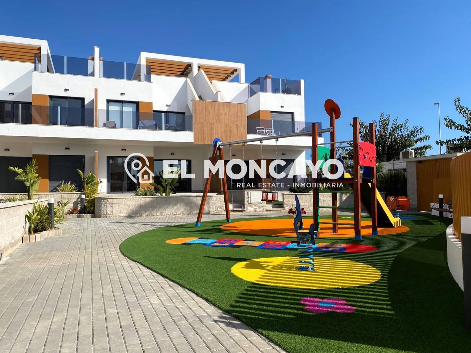 Bungalow de 2 habitaciones en Pilar de la Horadada en venta con piscina - 269.900 € (Ref: 8729749)