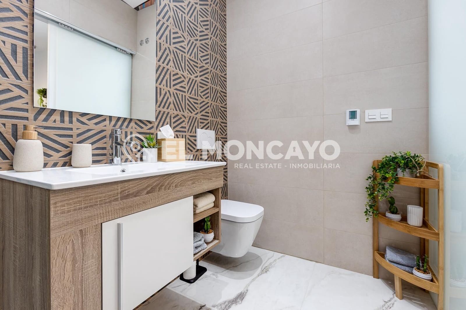 2 bedroom Bungalow for sale in Ciudad Quesada with pool garage - € 285,000 (Ref: 8737872)