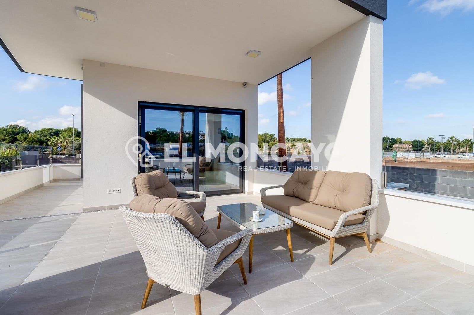 2 bedroom Bungalow for sale in Ciudad Quesada with pool garage - € 285,000 (Ref: 8737872)