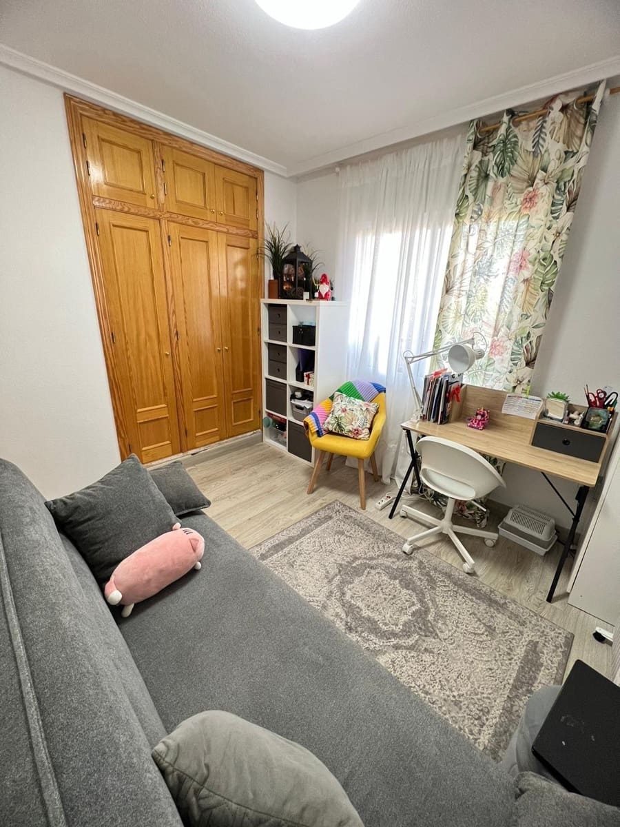 2 Zimmer Apartment zu verkaufen in Torrevieja mit Pool - 195.000 € (Ref: 8789490)