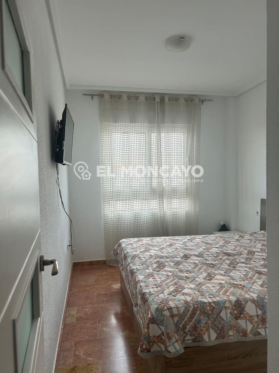 2 slaapkamer Penthouse te koop in Torrevieja met zwembad garage - € 350.000 (Ref: 8822634)