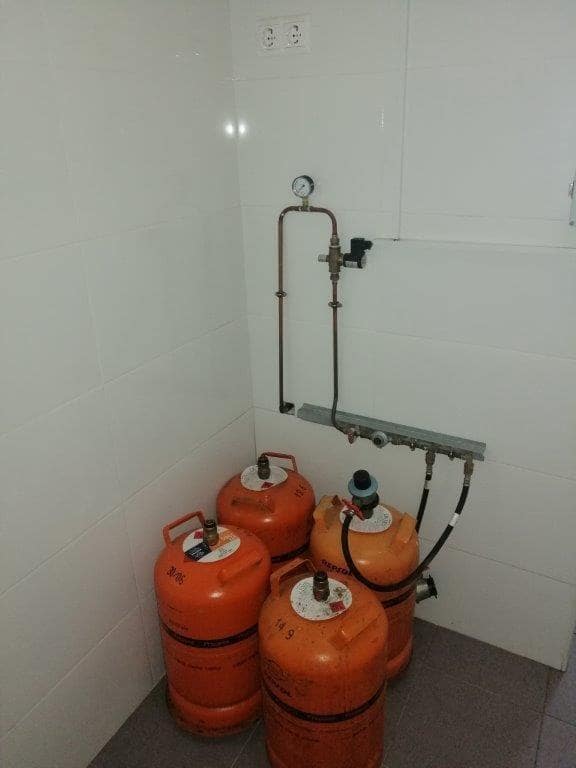 Empresa para venda em Guardamar del Segura - 192 000 € (Ref: 8834399)