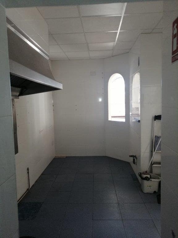 Empresa para venda em Guardamar del Segura - 192 000 € (Ref: 8834399)