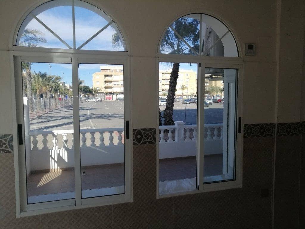 Empresa para venda em Guardamar del Segura - 192 000 € (Ref: 8834399)