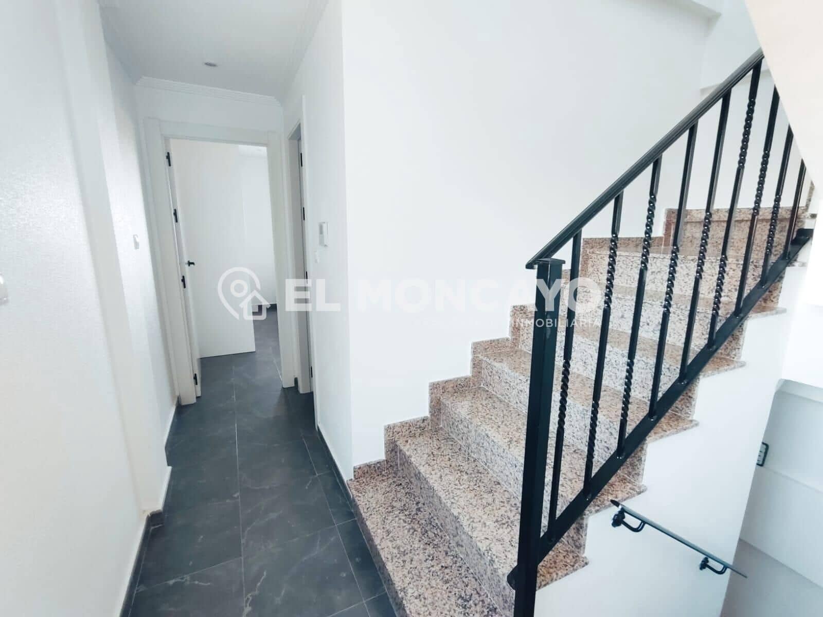 3 soveværelse Rækkehus til salg i Guardamar del Segura med garage - € 299.000 (Ref: 8839116)