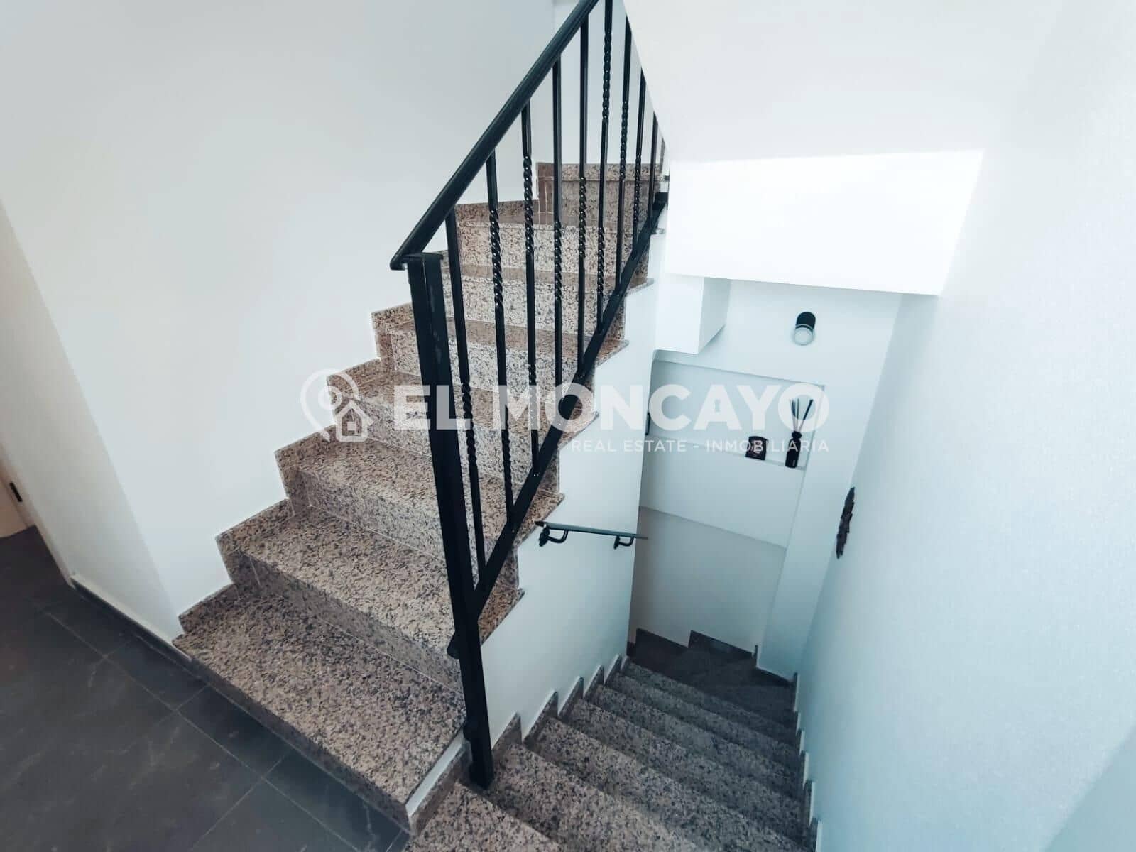 3 soveværelse Rækkehus til salg i Guardamar del Segura med garage - € 299.000 (Ref: 8839116)